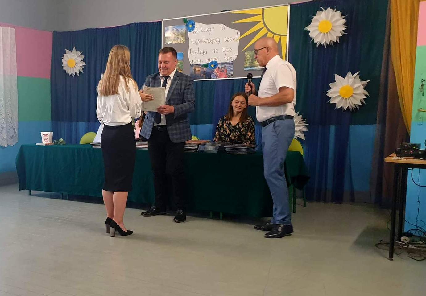 Zakończenie roku w SP Rękoraj