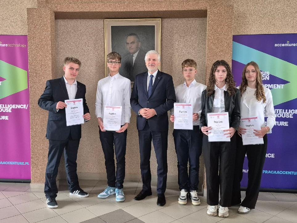 Matematyczne sukcesy uczniów z Moszczenicy