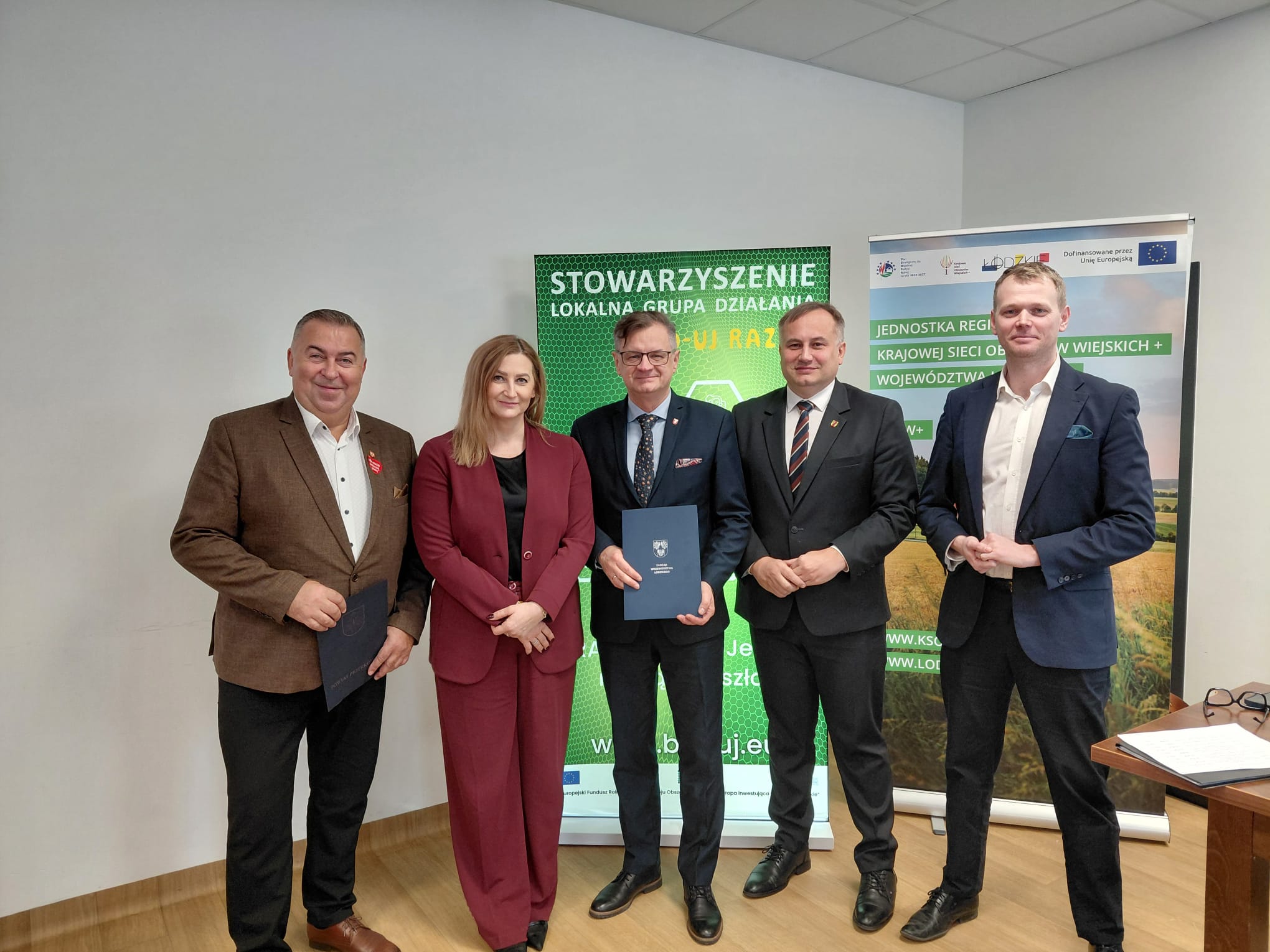 Nowa świetlica wiejska w Gajkowicach – wsparcie dla Gminy Moszczenica