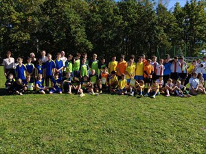 Sportowa rywalizacja uczniów. Szkoła z Moszczenicy z Pucharem Wójta