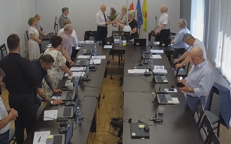 Jednogłośnie za wotum zaufania i udzieleniem absolutorium 