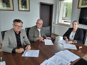 Kolejne umowy podpisane. Gmina Moszczenica realizuje następne ważne inwestycje