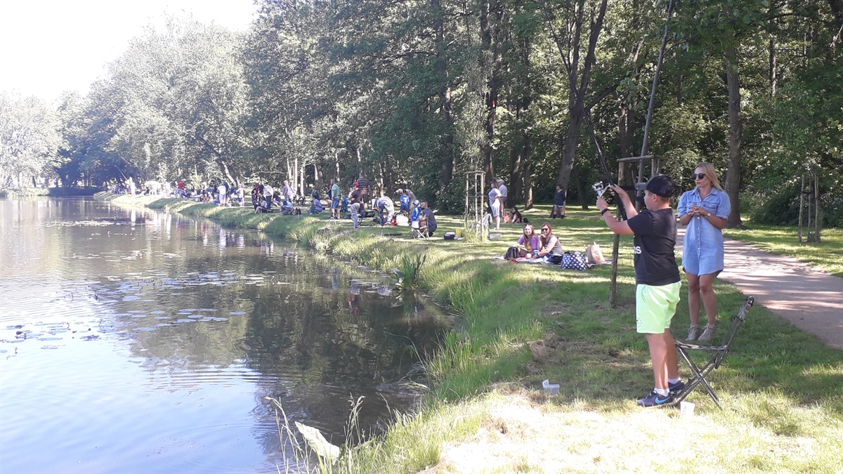 Zawody wędkarskie z okazji Dnia Dziecka