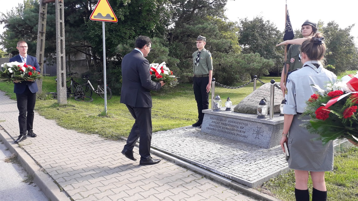 Harcerze oraz władze gminy pamiętali o lokalnym bohaterze