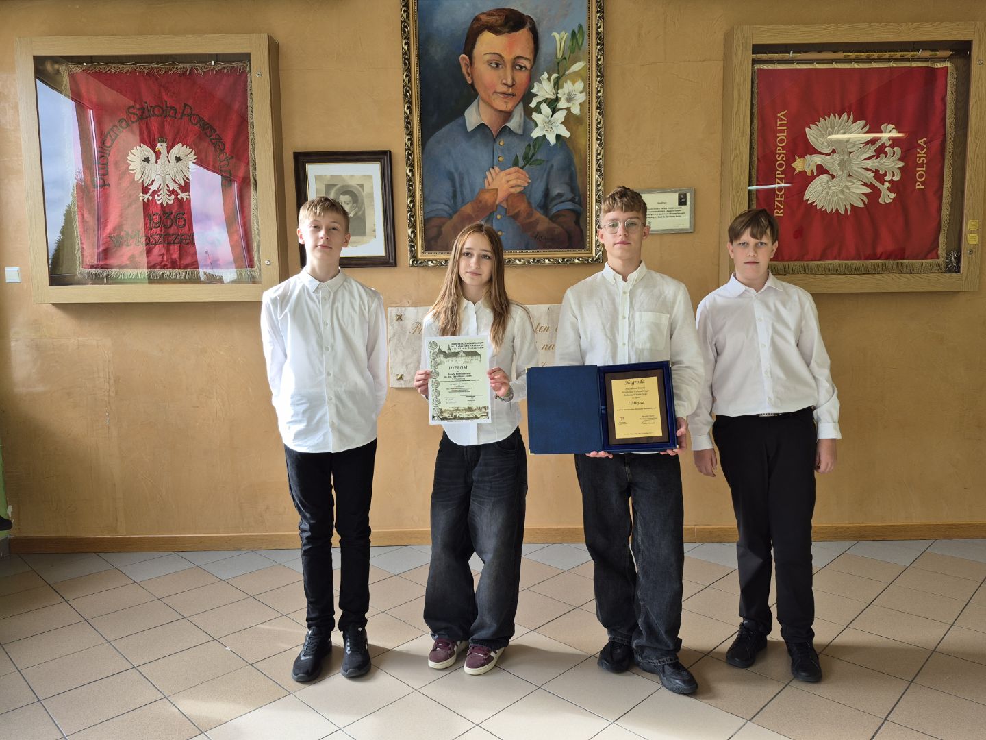 Uczniowie Szkoły Podstawowej im. św. Stanisława Kostki w Moszczenicy  po raz trzeci zwycięzcami Piotrkowskiego Maratonu Matematycznego