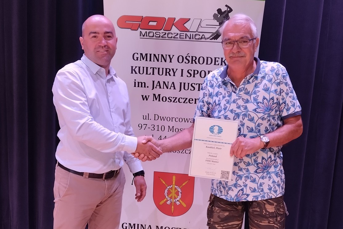 Instruktor z GOKiS z tytułem Mistrza FIDE