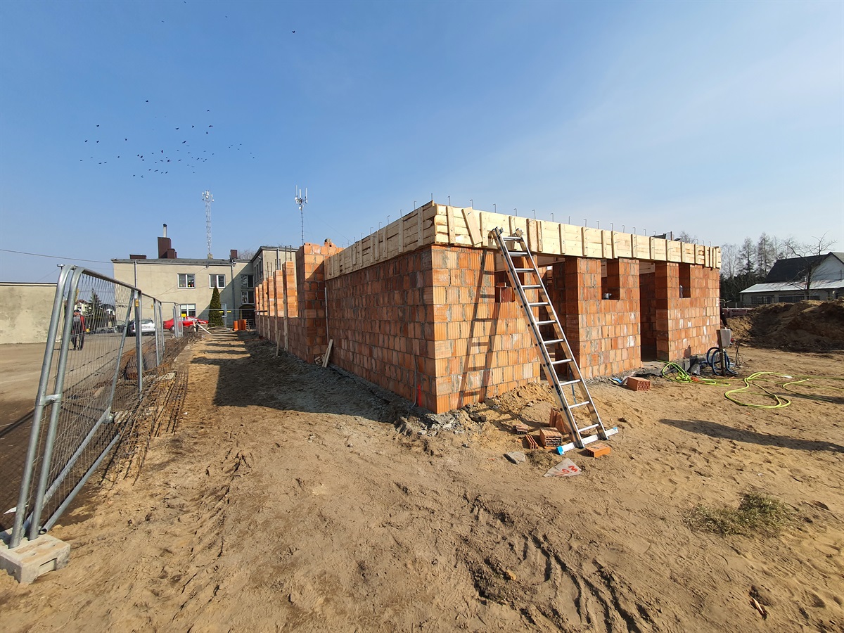 Ruszyły prace budowlane przy Szkole Podstawowej w Srocku