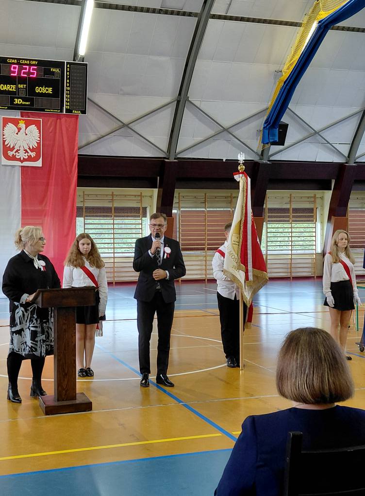 Święto Niepodległości w Szkole Podstawowej im. św. Stanisława Kostki w Moszczenicy