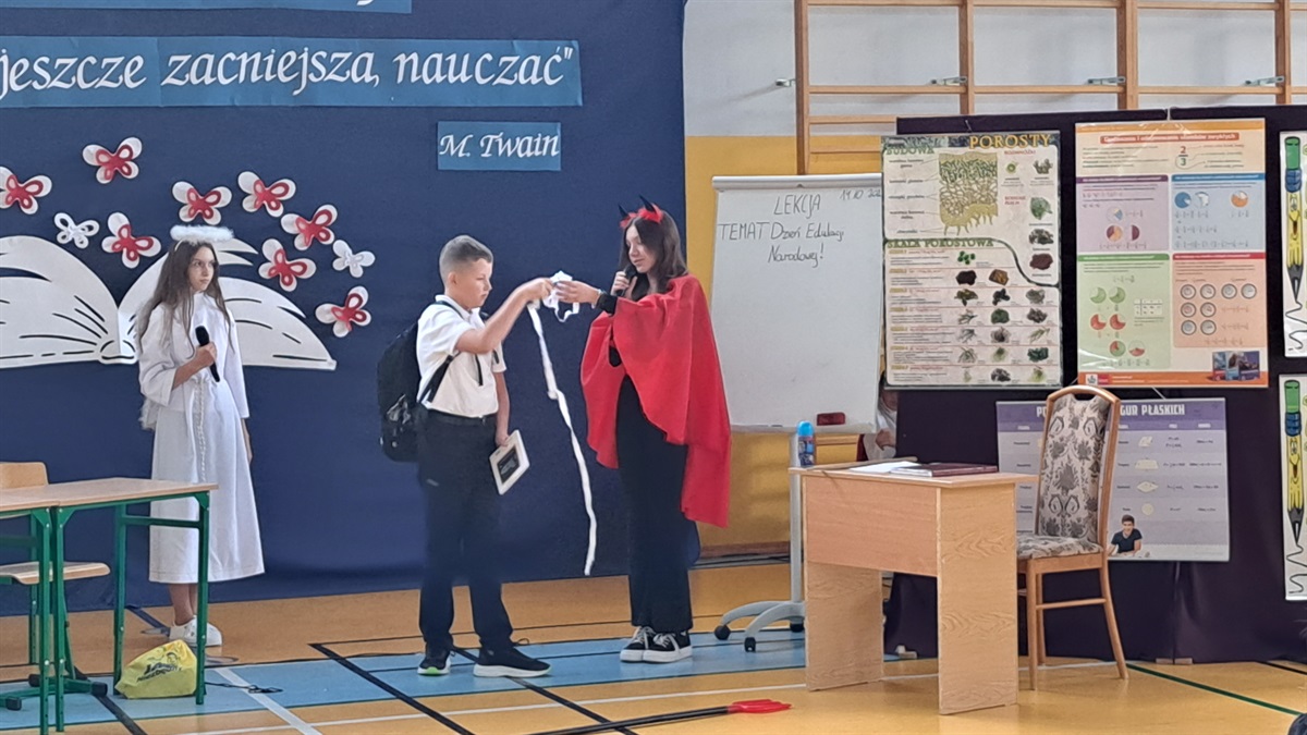 Zacną rzeczą jest się uczyć, lecz jeszcze zacniejszą nauczać