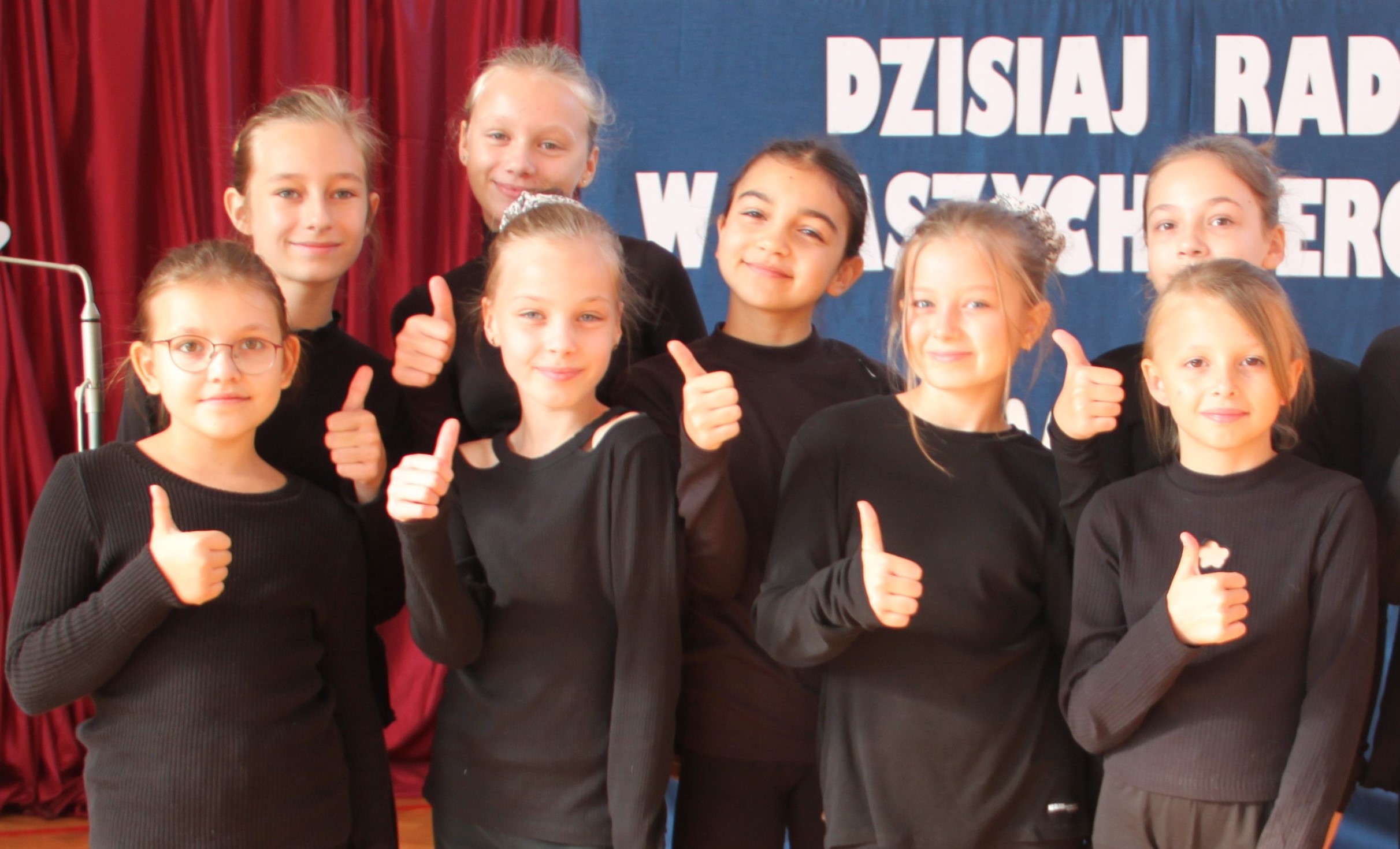 Uczniowie cieszą się z wyremontowanej i rozbudowanej szkoły